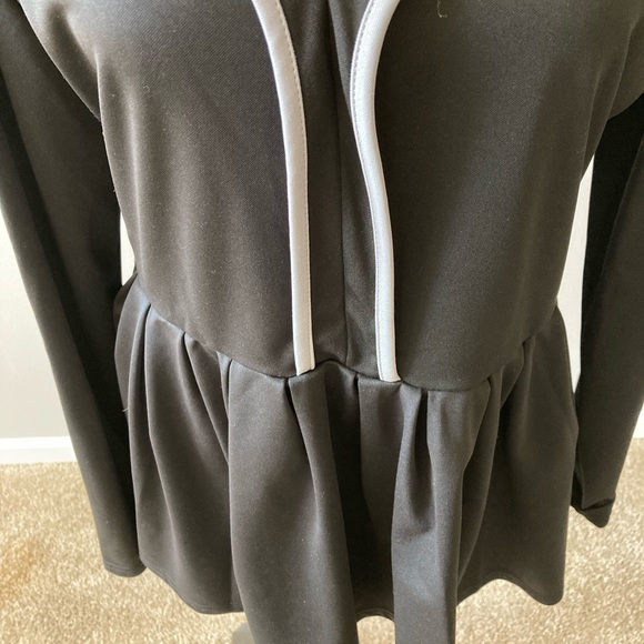 Black top - Picture 2 of 5